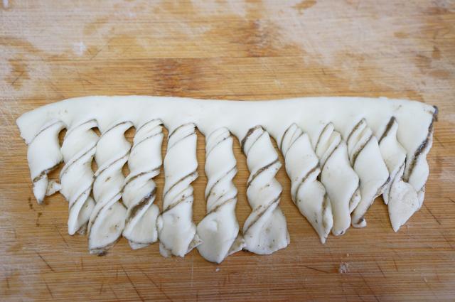 又香又甜的花卷，松软好吃，发酵一次就做好，网友：想吃