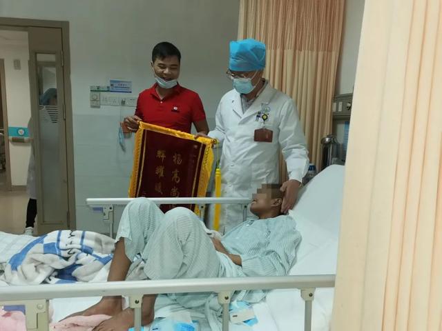 没开玩笑，少女误服偏方住进ICU，靠“吃屎”救回一命！