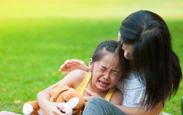 你的育儿经：孩子看似“懂事”的表现，其实是自卑在作祟，父母别再沾沾自喜了