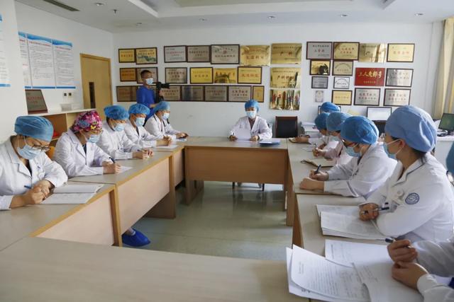 女士|本来想给老大生个伴，山东 二胎产妇生下三胞胎“兄弟连”