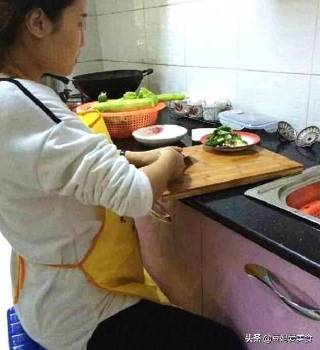 超级宝妈|谁说怀孕就能在家享福？5张图告诉你真实的孕妇生活，现实又辛酸