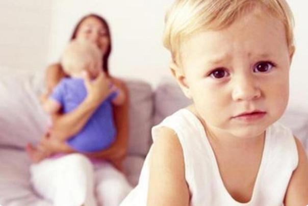 为何二宝总比大宝机灵？并非爸妈偏心，而是这几个优势老大不具备