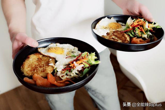 你的育儿经：哺乳期就能放开了吃？大错特错，聪明宝妈都注意“3吃2不吃”