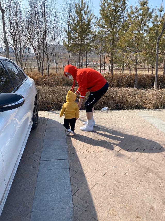 你的育儿经■还是要让宝宝多沐浴阳光