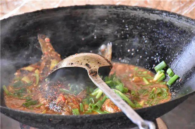 年夜饭|「新春走基层」云南丽江：浓浓年味尽在年夜饭里