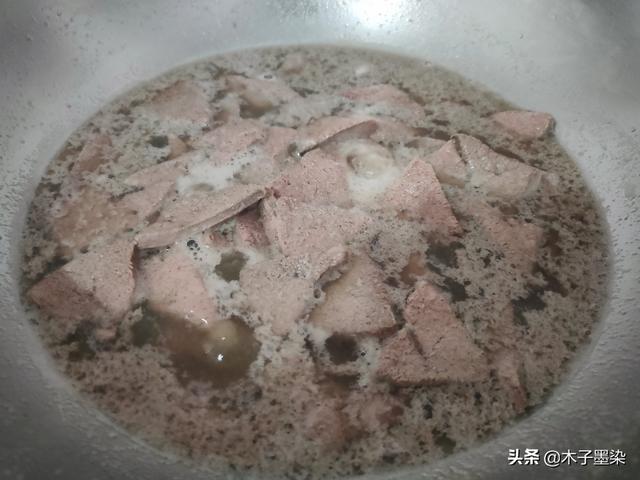 猪肝怎样炒更嫩？掌握1泡1焯1焖3个技巧，又嫩又香比肉好吃