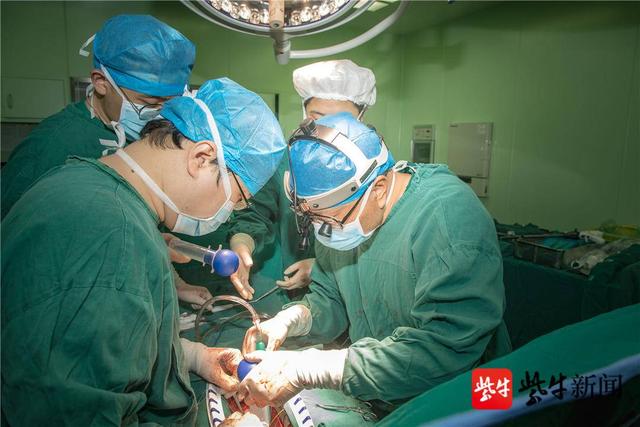 瓣膜|江苏首例!省人医专家应用“干瓣”新技术为患者置换“心门”