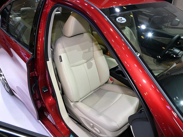 2.0T+7AT，211马力，4年质保，销量口碑都不错