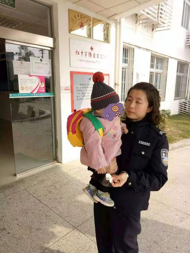 超级宝妈■1岁宝宝被丢在垃圾站，父母留下的纸条引发热议，网友：怎么忍心