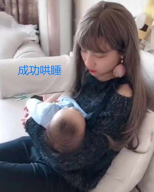 「你的育儿经」妈妈出门宝宝哭闹咋办?爸爸化妆成“美妈”成功将娃哄睡