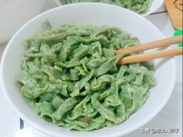 陕西特色面食，用菠菜做面条，不用水和面，色香味美有营养