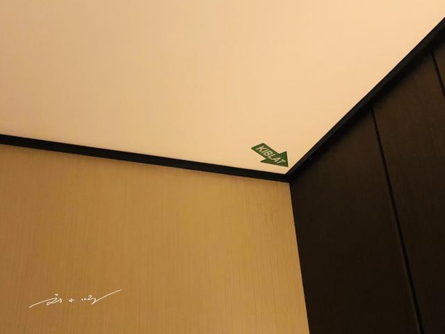 [旅行柚子君]马来西亚酒店房间出现“神秘”小箭头，中国游客：这是怎么用的？