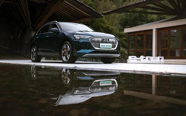 对比特斯拉Model X奥迪e-tron到底有多“稳”