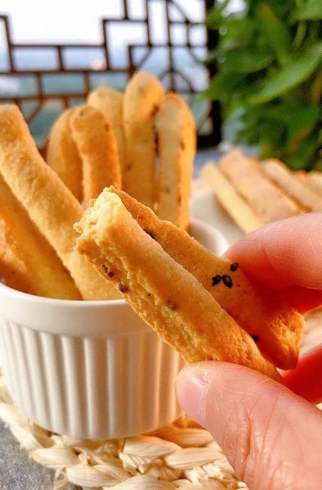 你的育儿经|没有添加剂，咬一口嘎嘣脆！还能满足小宝宝出牙期的不适感