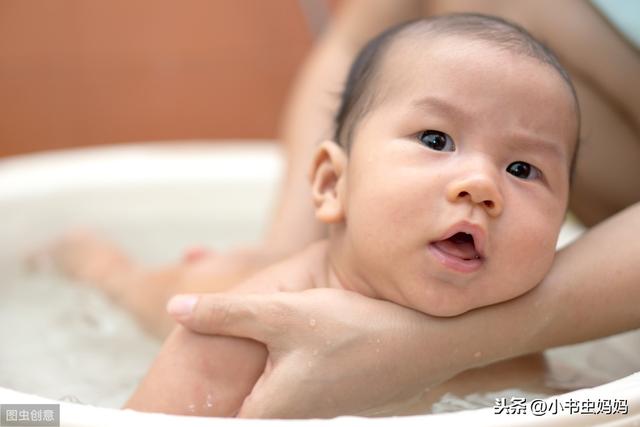 春风■如何照料婴幼儿做“三浴”训练，父母坚持这样做，宝宝身体好