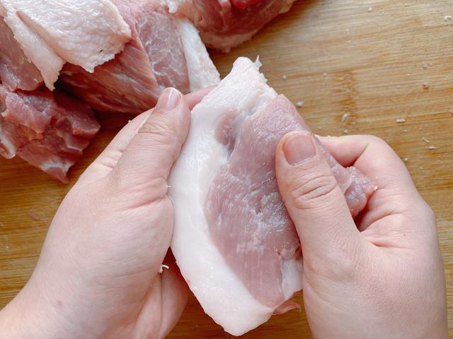 想吃川味香肠不用买了，配方和做法都告诉你，麻辣咸香，味道正宗