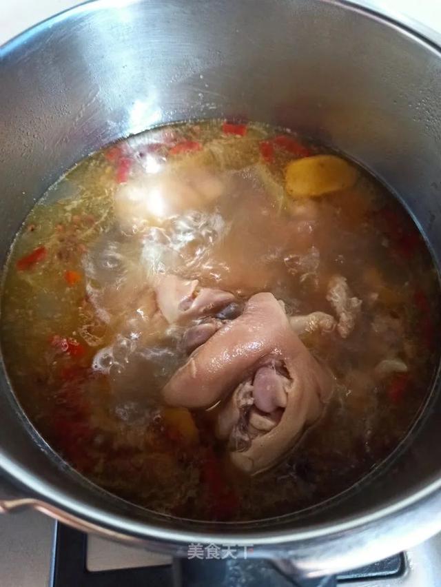 猪蹄这样做，软而不烂，肥而不腻！香糯可口，入口即化！家人超爱吃