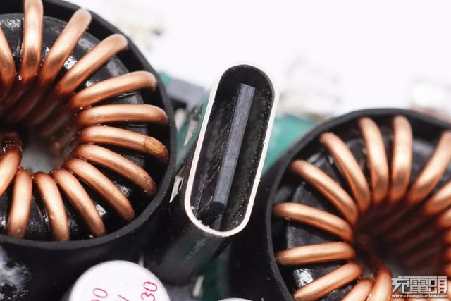 联想90W双C口氮化镓快充拆解，双口45W快充，内部设计爱了