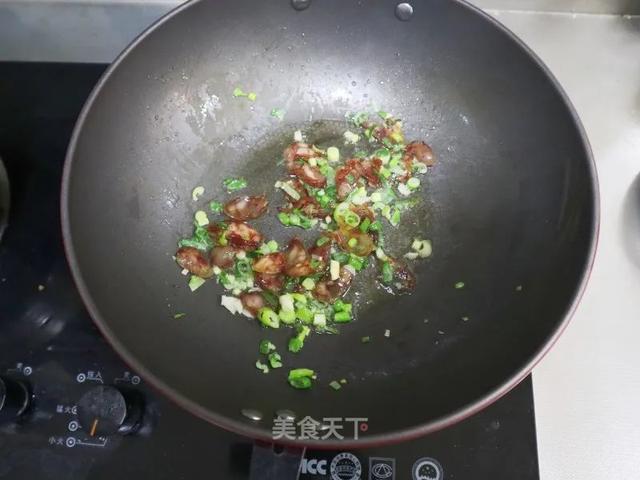 这样做出来的炒饭，简直不要太好吃！色香味俱全，好吃到舔盘