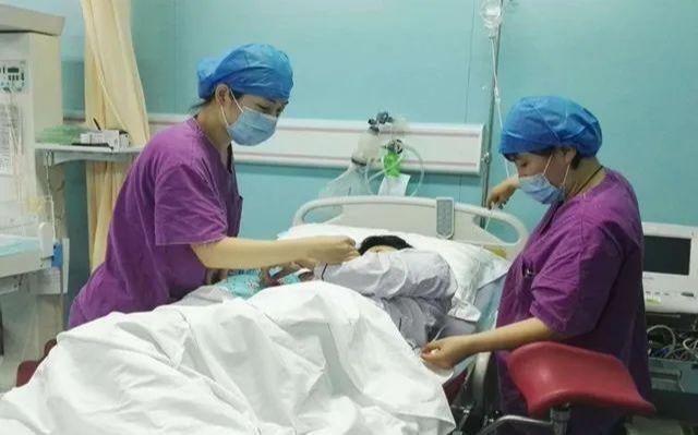 有趣生活|67岁产妇执意生娃，之前那个扬言断绝关系的大女儿，如今怎么样了