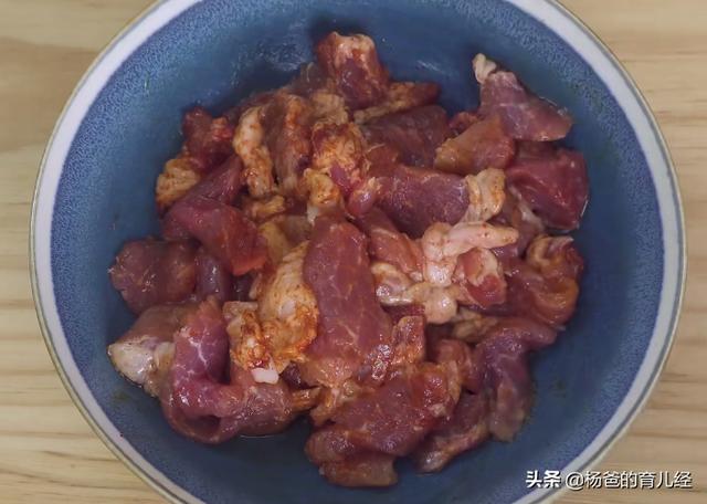 在家来一份冬日烤肉，孩子爱吃的肉食美味，焦香肉嫩，营养解馋