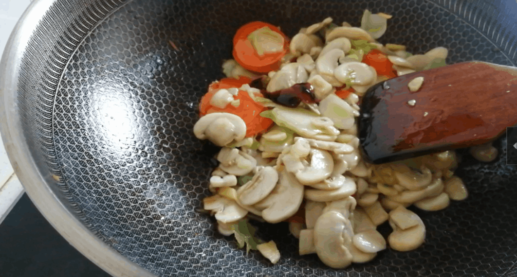 北方人不常见的菜，今天试做了一下，味道还不错，家常的味道