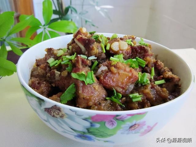 精选美食：干煸有机花菜、芋头粉蒸排骨、丝瓜炒蛋、煎炸蒜香鸡翅