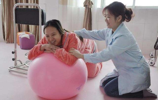 你的育儿经▲“最强悍产妇”火了，生完孩子直接走回病房，医师：可别大意