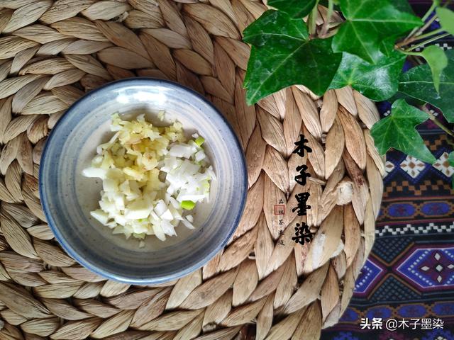 香菇炒油菜，别再放盐，加这2种酱料，咸香下饭味更鲜