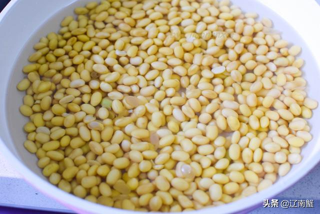 自己在家做豆腐，连老妈都竖起了大拇指，入口甘甜清水煮了都好吃