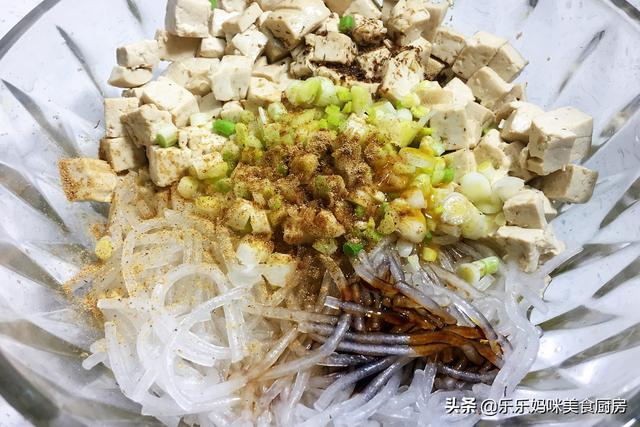 钟南山院士建议多吃粗粮，3种食材做黑全麦包子，暄软好吃又营养