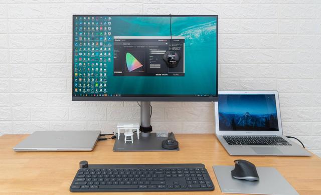 macOS+Win通吃，明基双雷电3显示器PD2720U测评