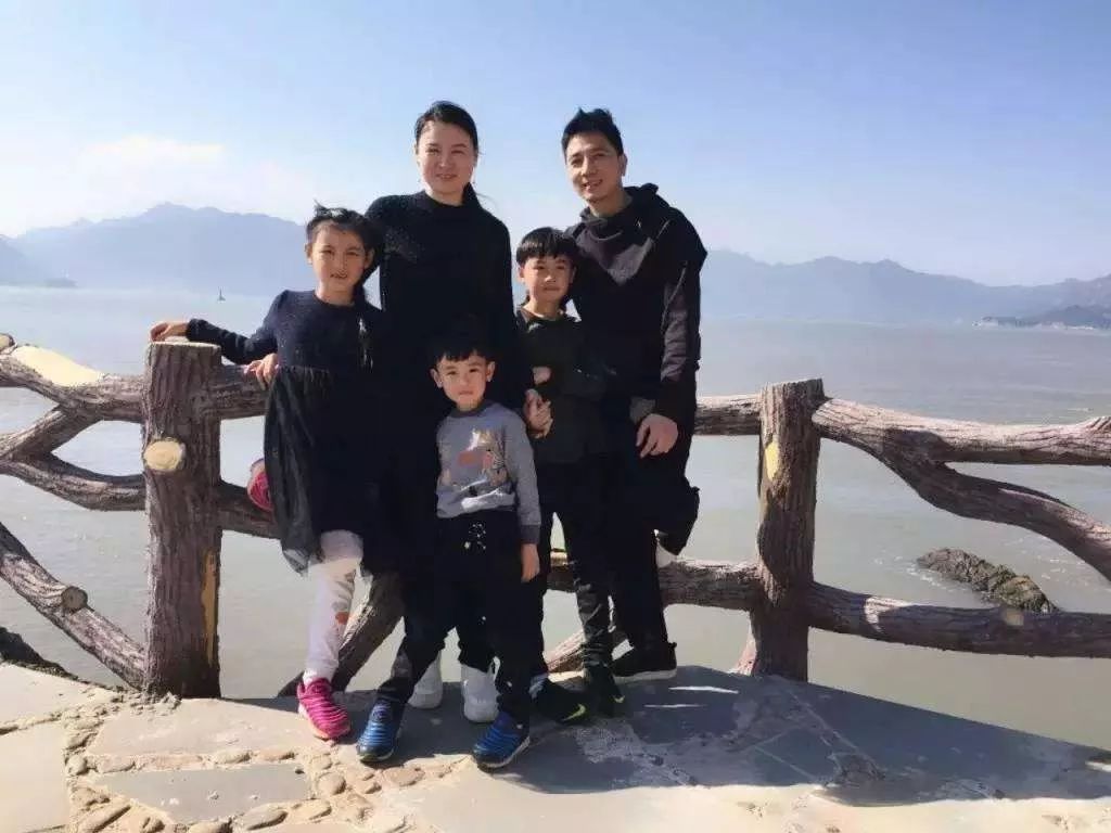 『暖先生格调』邓超孙俪捐款30万后，被上万网友谩骂：孩子，永远不要因为几颗“老鼠屎”，放弃善良