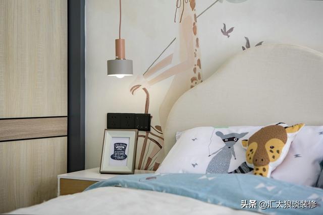 常见的装修风格看腻了，来看下现代风+轻奢的搭配吧，太有感觉了