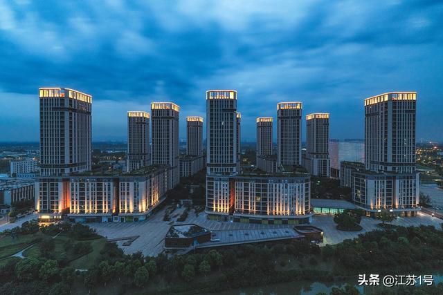 楼市|频繁调控中，江苏房地产业2020年表现如何？