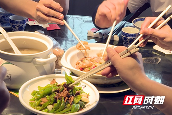 聚餐|健康过大年②｜亲朋好友聚餐，也请使用公筷公勺