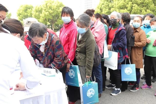 肿瘤|肿瘤医院专家义诊，还送出100份早筛套餐