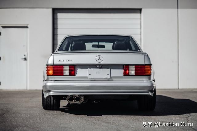 稀有1989年款奔驰560 SEC AMG 6.0宽体将拍卖