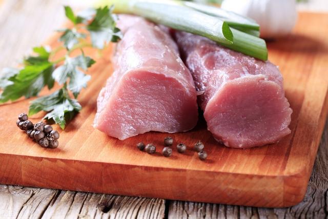 炒肉丝时，又老又柴还粘锅？记住这3个步骤，滑嫩爽口多吃两碗饭