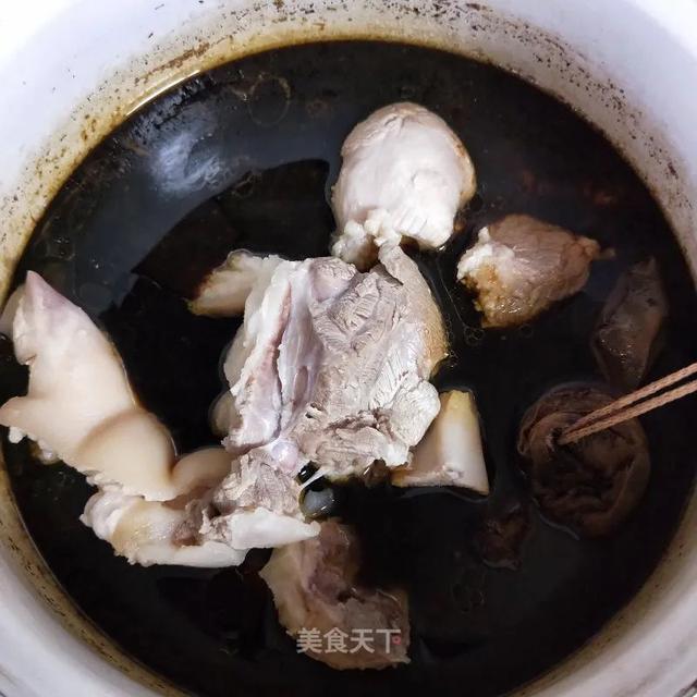 猪蹄这样做，软而不烂，肥而不腻！香糯可口，入口即化！家人超爱吃