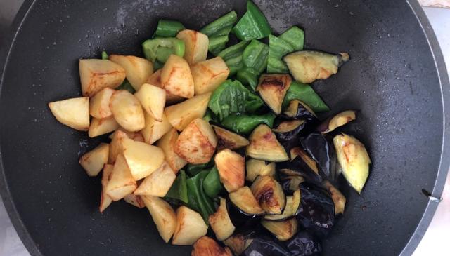 孩子个子长得慢，让孩子多吃此菜，10分钟出锅，比牛肉骨头强