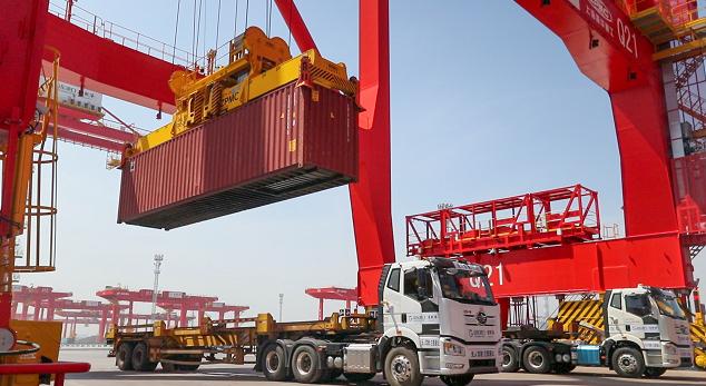 港口|百公里外！山东港口日照港无人集卡实现超远程智慧驾驶