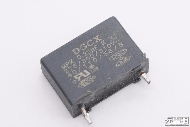 联想90W双C口氮化镓快充拆解，双口45W快充，内部设计爱了