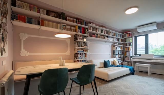 46㎡做两房，客厅装满大书柜，儿童房架在半空，全屋超实用