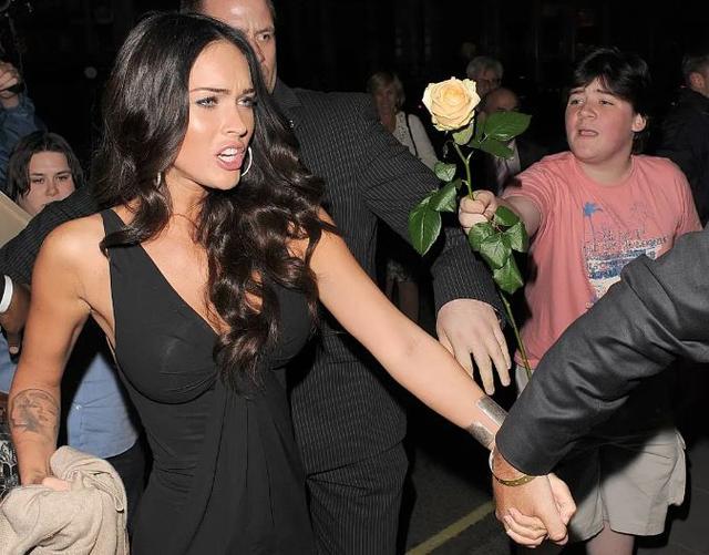 “全世界最性感的女人”放弃婚姻？梅根·福克斯约会90后说唱歌手文汇网