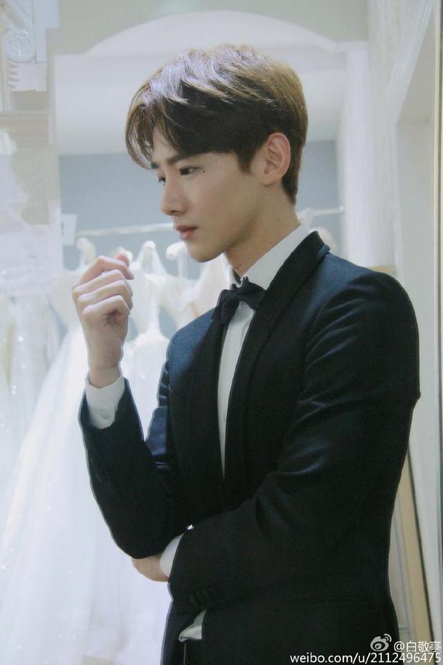 fun娱乐|腰围59cm，比沈腾头围还要小！白敬亭和王嘉尔互量腰围火了