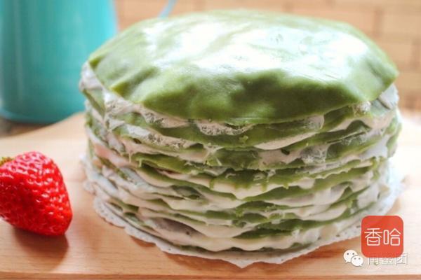 少女心系列！好吃到流泪的抹茶草莓千层蛋糕，免烤箱零失败