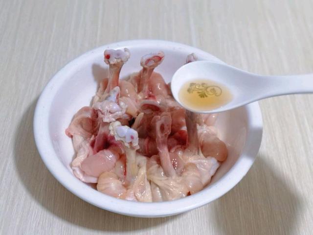 自从鸡腿这样做，孩子再也不吵着吃油炸食品了，香脆健康