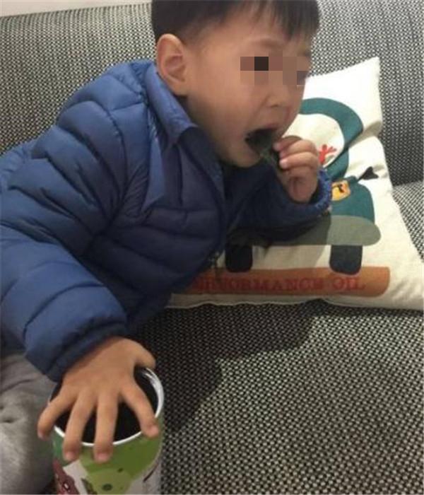[你的育儿经]吃一次等于吃1个塑料袋，很多家长纵容孩子吃，医生也发愁