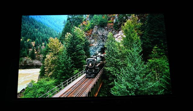 2400ANSI亮度！入门高端旗舰坚果J10画质及效果展示